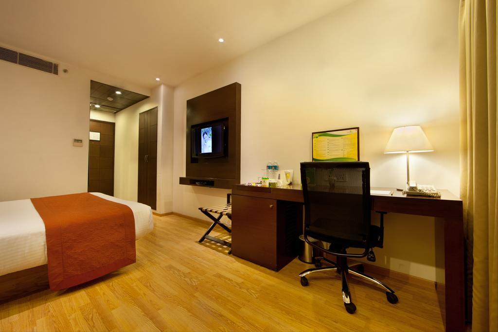 Lemon Tree Hotel, Gachibowli, Haïdarabad Extérieur photo