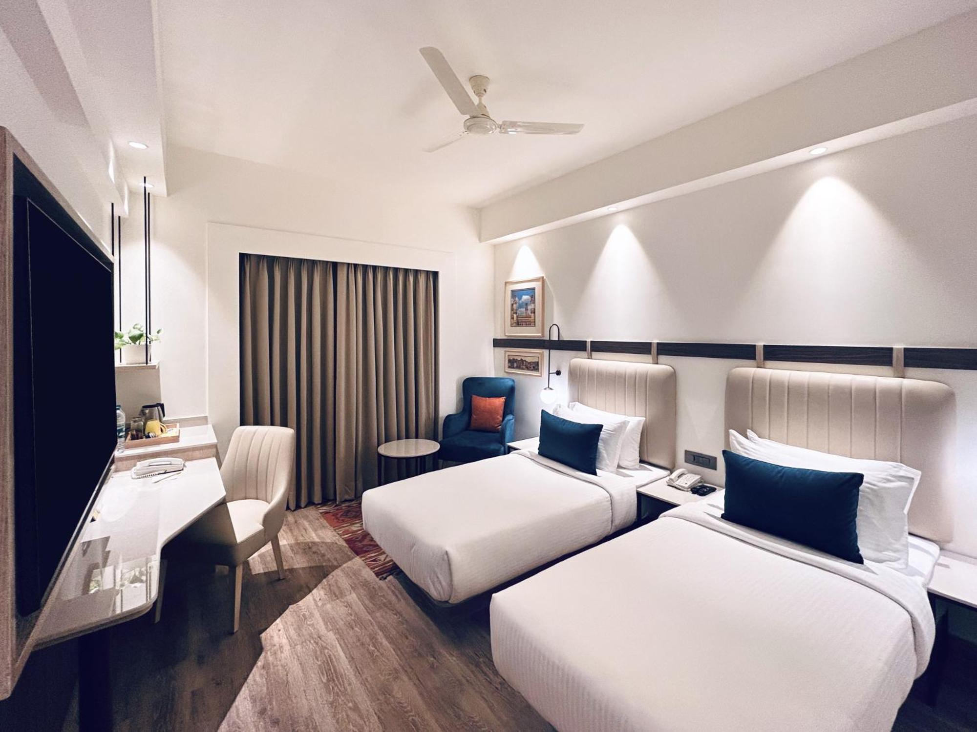 Lemon Tree Hotel, Gachibowli, Haïdarabad Extérieur photo