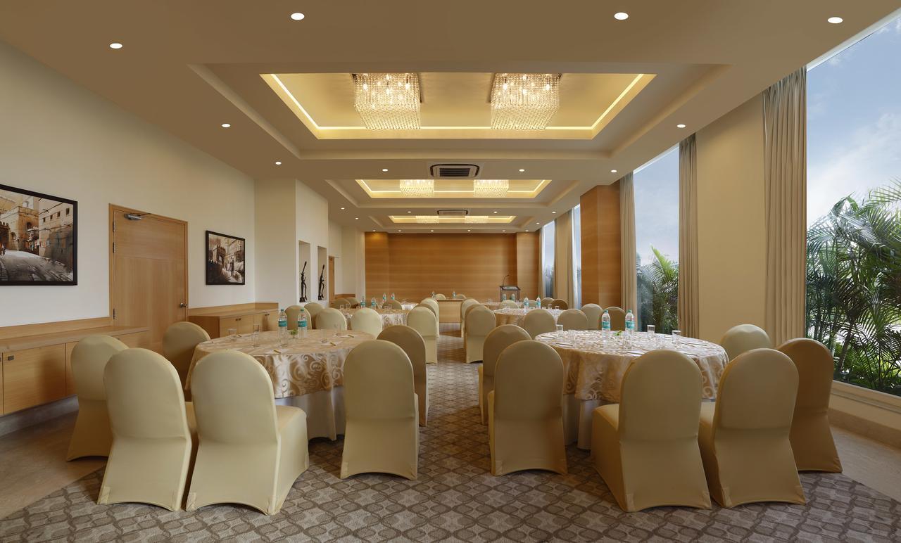 Lemon Tree Hotel, Gachibowli, Haïdarabad Extérieur photo