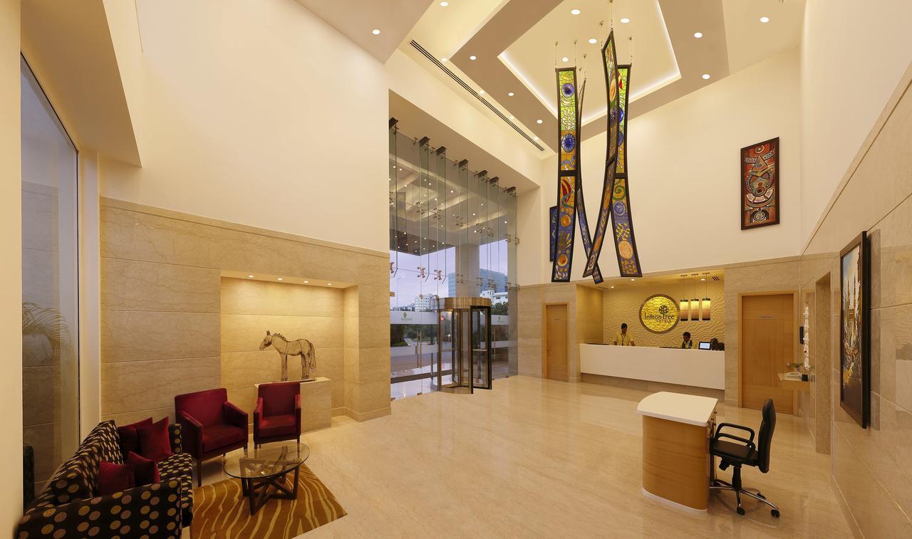 Lemon Tree Hotel, Gachibowli, Haïdarabad Extérieur photo
